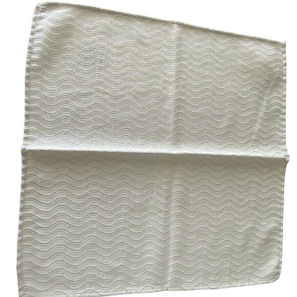 Set of 4  Napkins 18" Cream Beige Ecru & Gold Wave design - Picture 3 of 7
